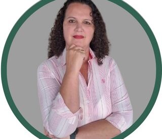 Elaine de Carvalho Albano Oliveira