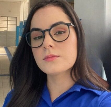 Débora Evellin Valença Andrade 